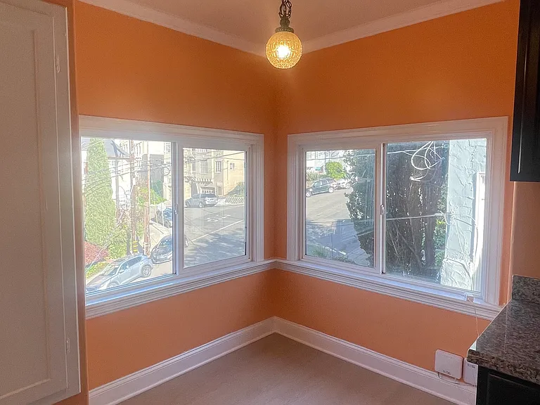 515 E 22nd St #3 — Photo 8