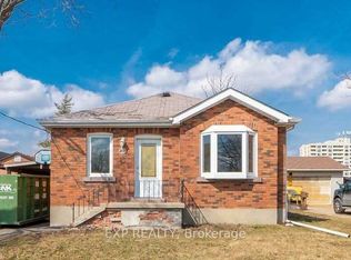 204 John St, Brampton, ON L6W 2A6