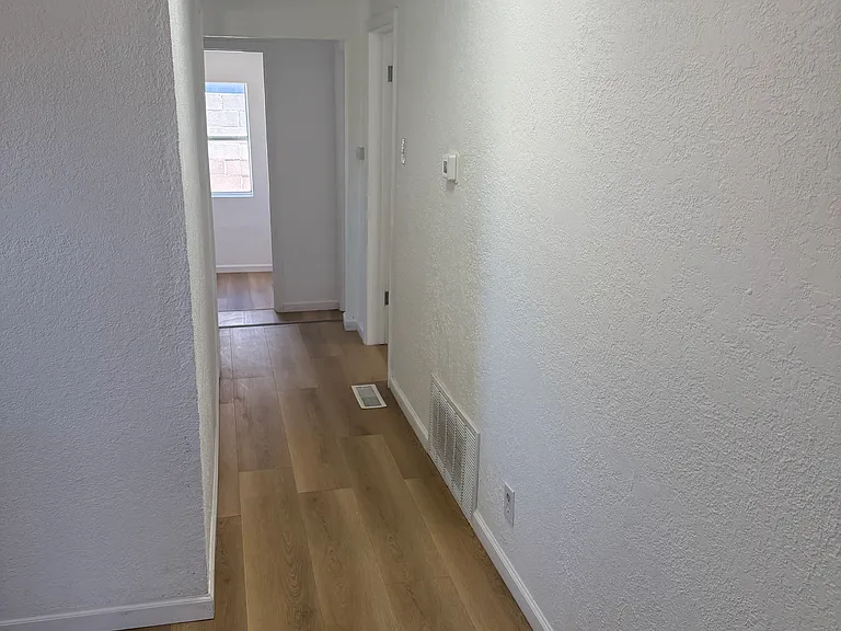 839 Apache Ave NW — Photo 9