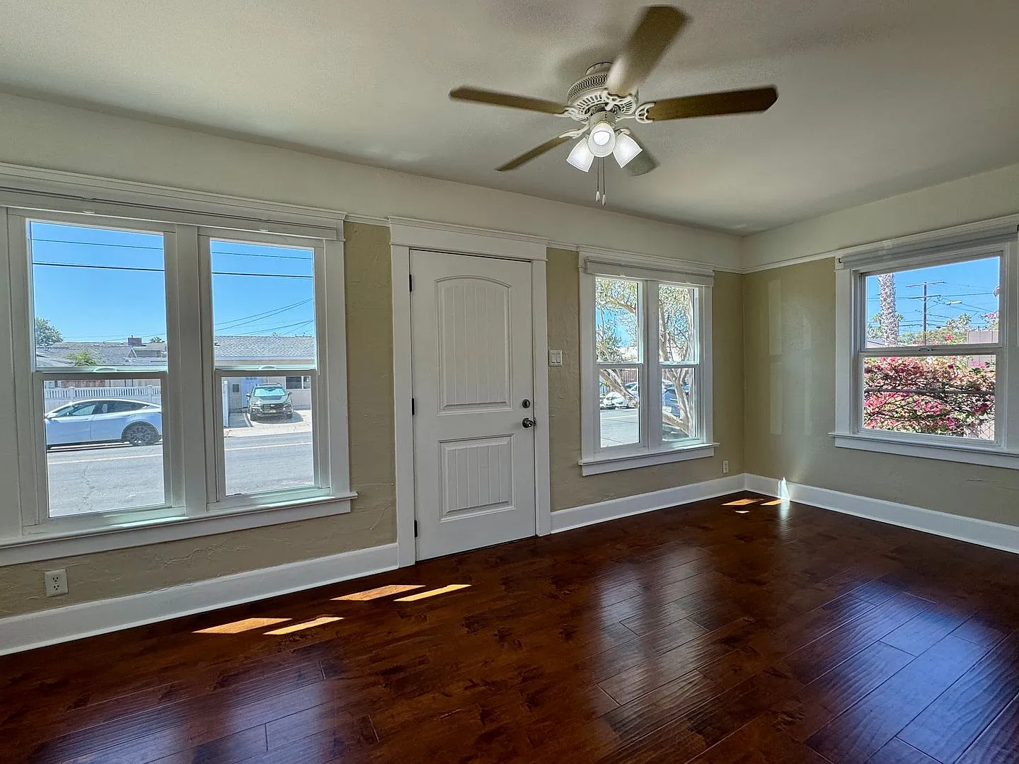 Charming Spanish Style 2 Bed, 2 Bath House w/A/C, Washer/Dryer Hookups, Two Patios in North Park/... — Photo 2