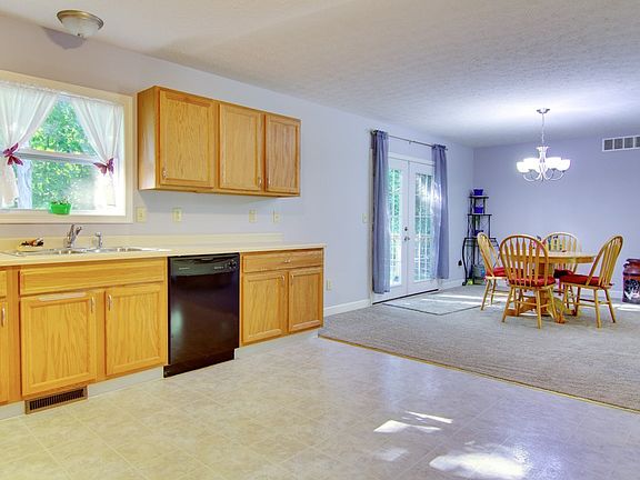 4th image of 1315 Maderia Dr