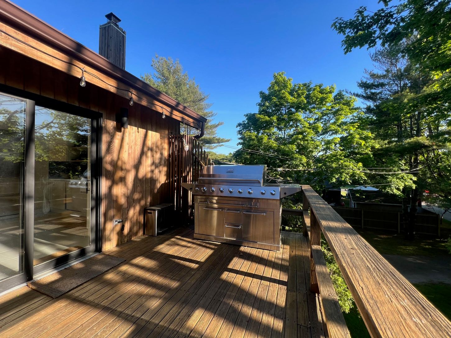 2nd Level Deck & Grill