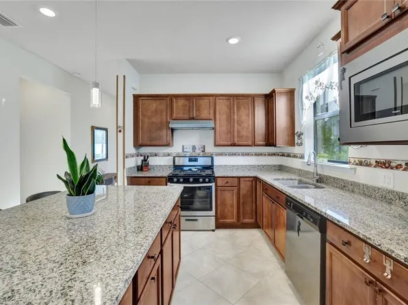 2171 YELLOWFIN CIR, NAPLES, FL 34114