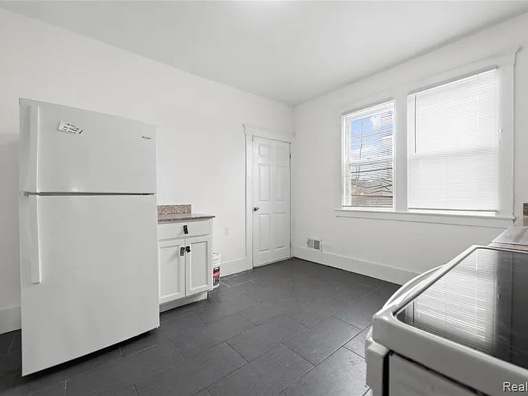 593 Hague Ave #1 — Photo 5