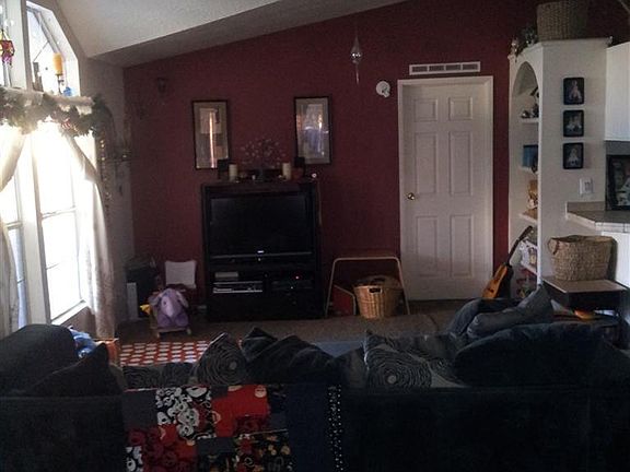 2nd image of 151 Del Loma Ct