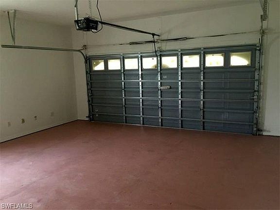 3rd image of 5021 Lee Blvd