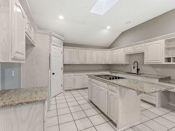 5th image of 54 Lafayette Pl