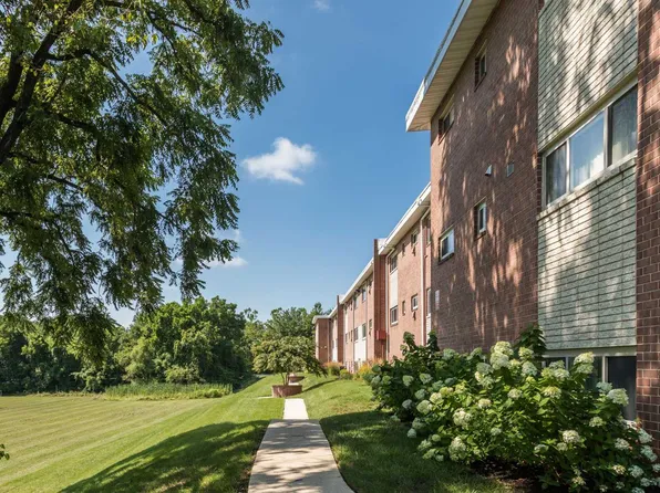 Barclay Square Apartments