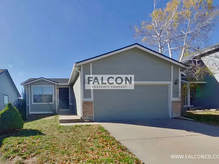5982 Corinth Dr — Photo 1