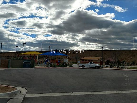4th image of 984 Aspen Cliff Dr