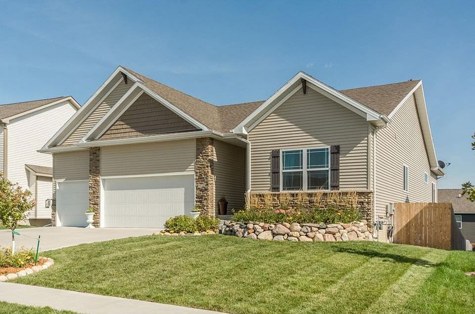1st image of 5025 NE Michael Ct