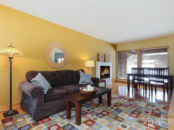 3rd image of 1049 San Juan Dr SE