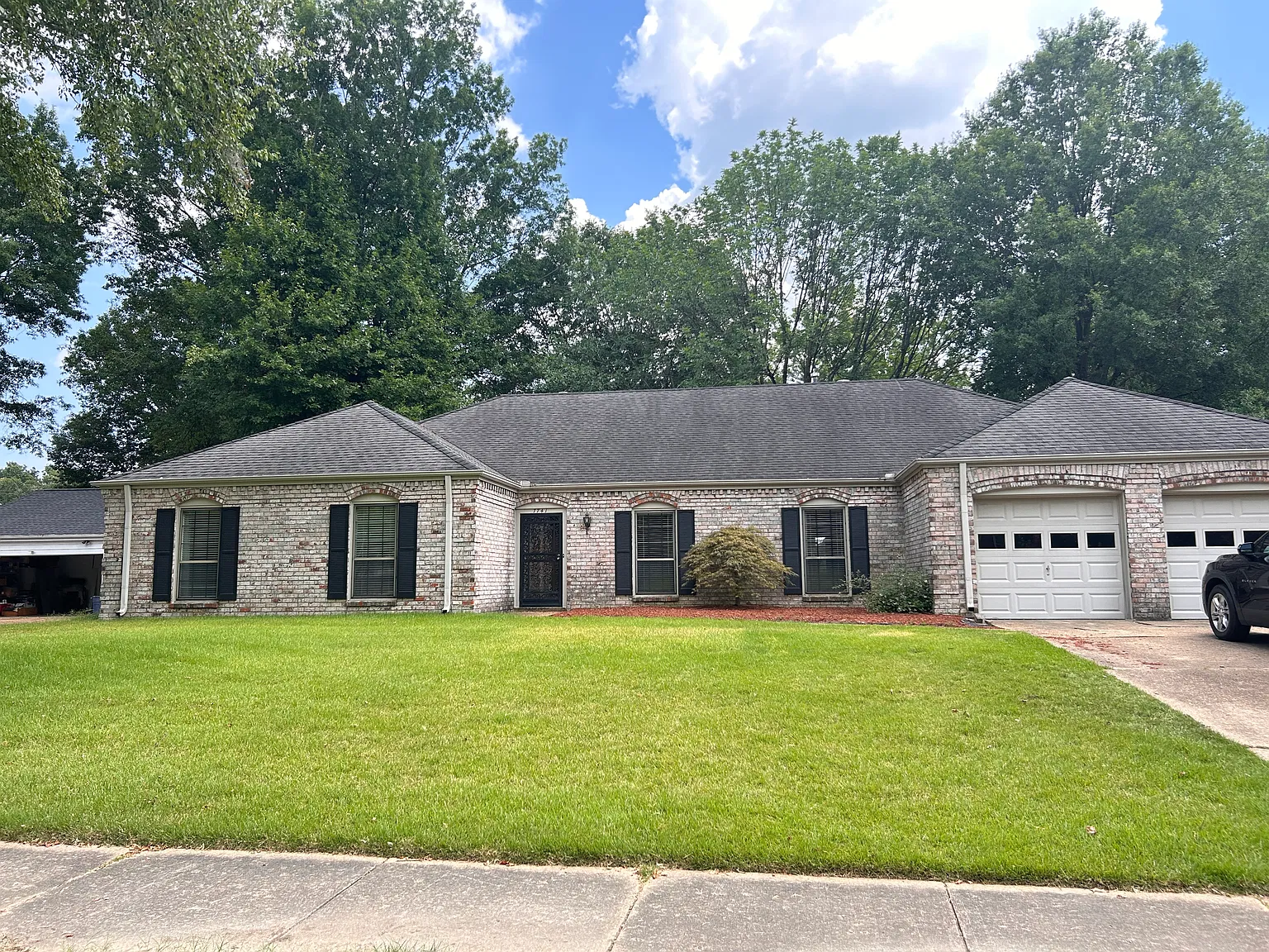 4 bed, 2400 sqft, $2,950 — Photo 1