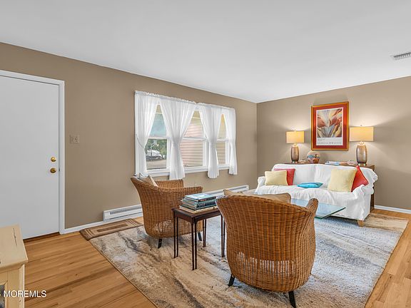 4th image of 106 Pineway Drive