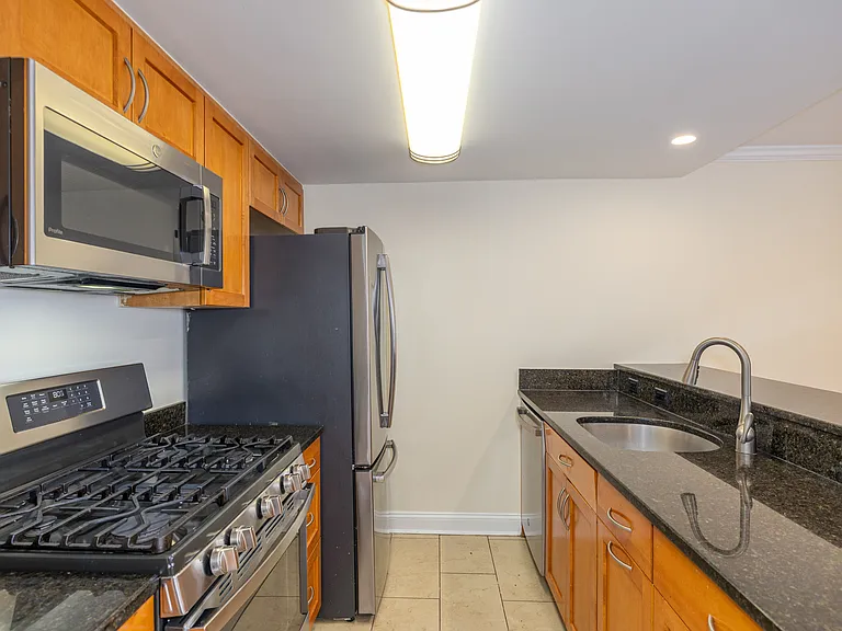 64 Gerry Rd — Photo 4