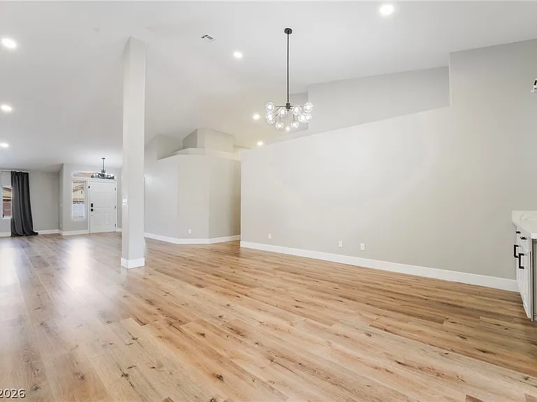 9171 W Viking Rd — Photo 14
