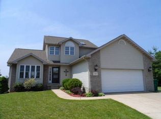 2001 Alfs Ct, Pekin, IL