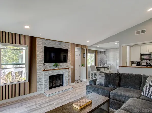 9489 Fairgrove Ln Unit 201, San Diego, CA 92129