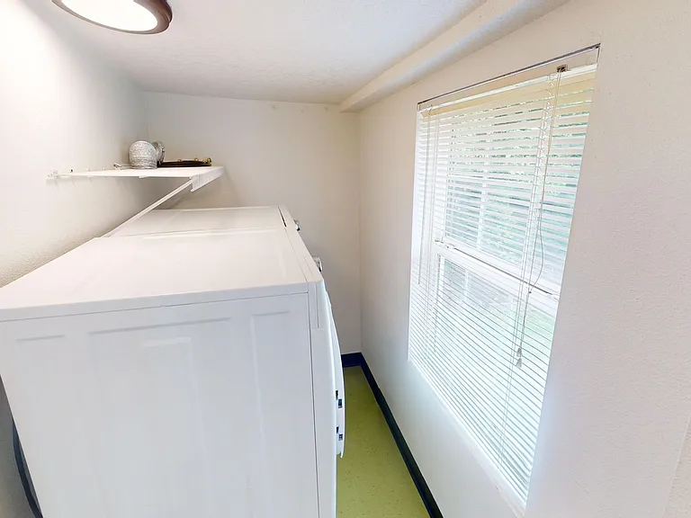 1554 SE Marion St — Photo 15