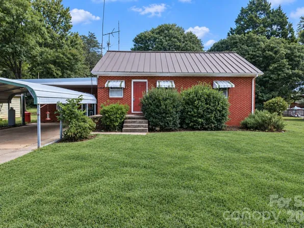 628 N Kelly St, Statesville, NC 28677