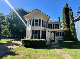 14 Maple Ave, Le Roy, NY 14482