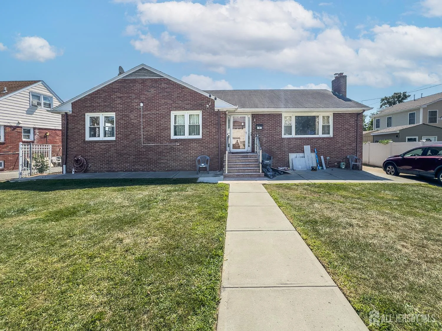 3 bed, 2.0 bath, 1589 sqft, $3,300 — Photo 1
