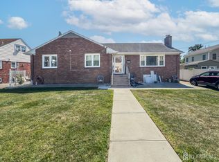 19 Holmes St, Carteret, NJ