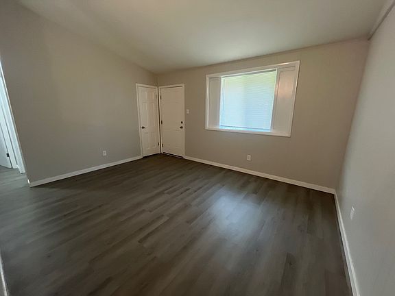3rd image of 44 Marlow Dr #L