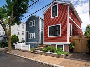 9 Richardson St, Somerville, MA 02145