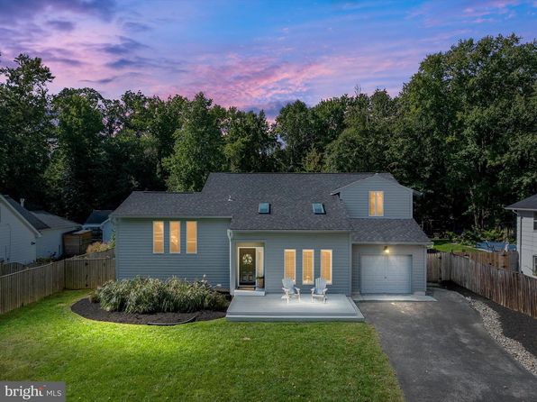 1004A Harbor Dr