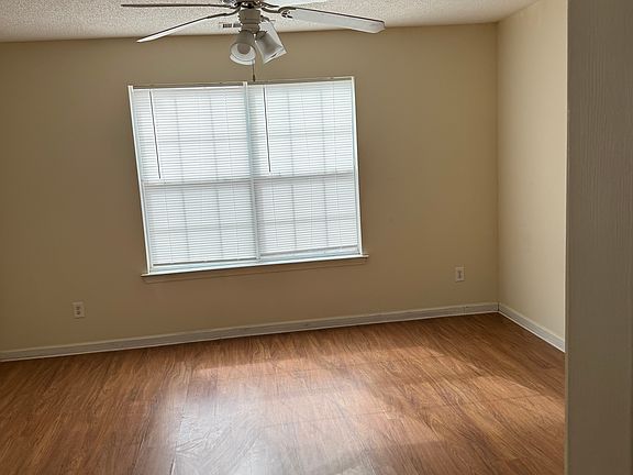 4th image of 2390 Coach Way