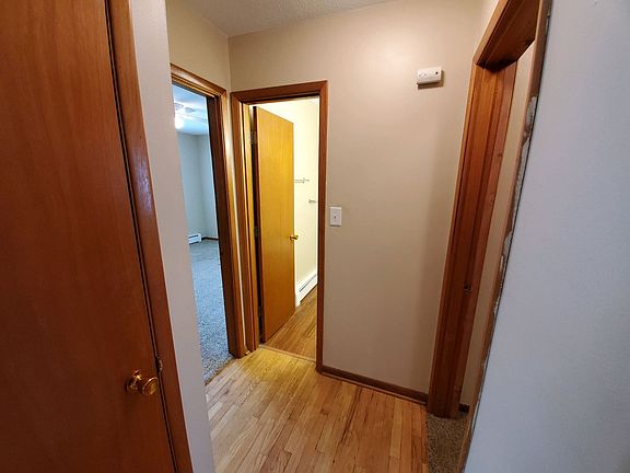 5th image of 206 3rd Ave SE #1