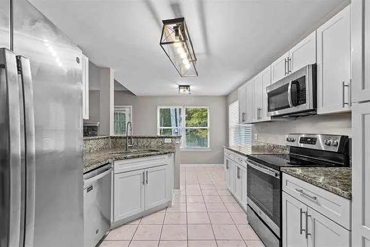 119 Misty Grove Ln — Photo 4