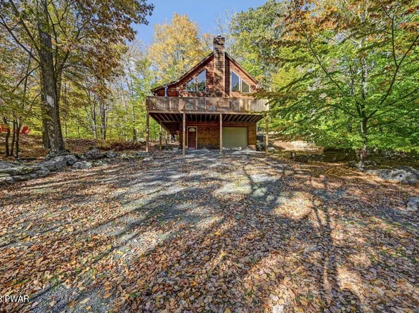 11 Berry Ln, Lakeville, PA 18438