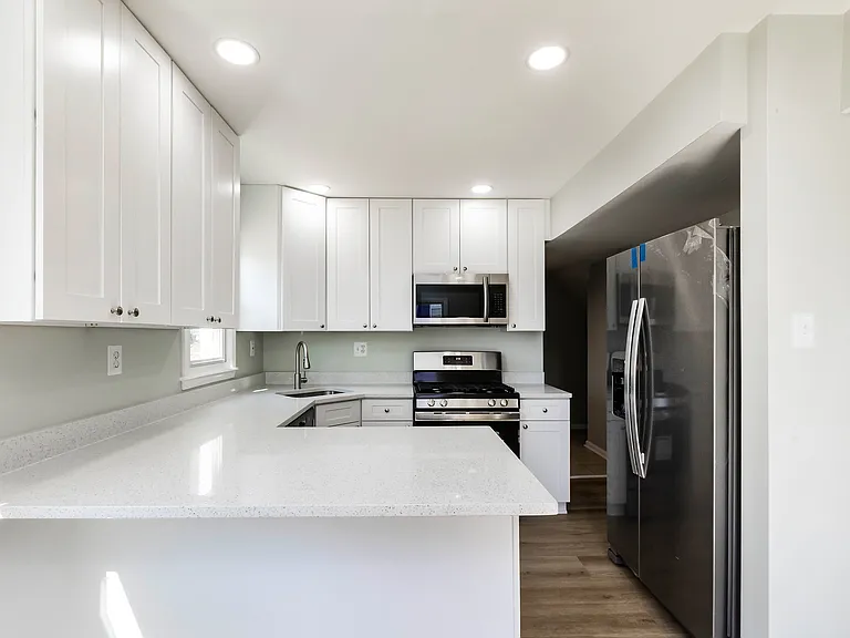 6918 18th Ave — Photo 9