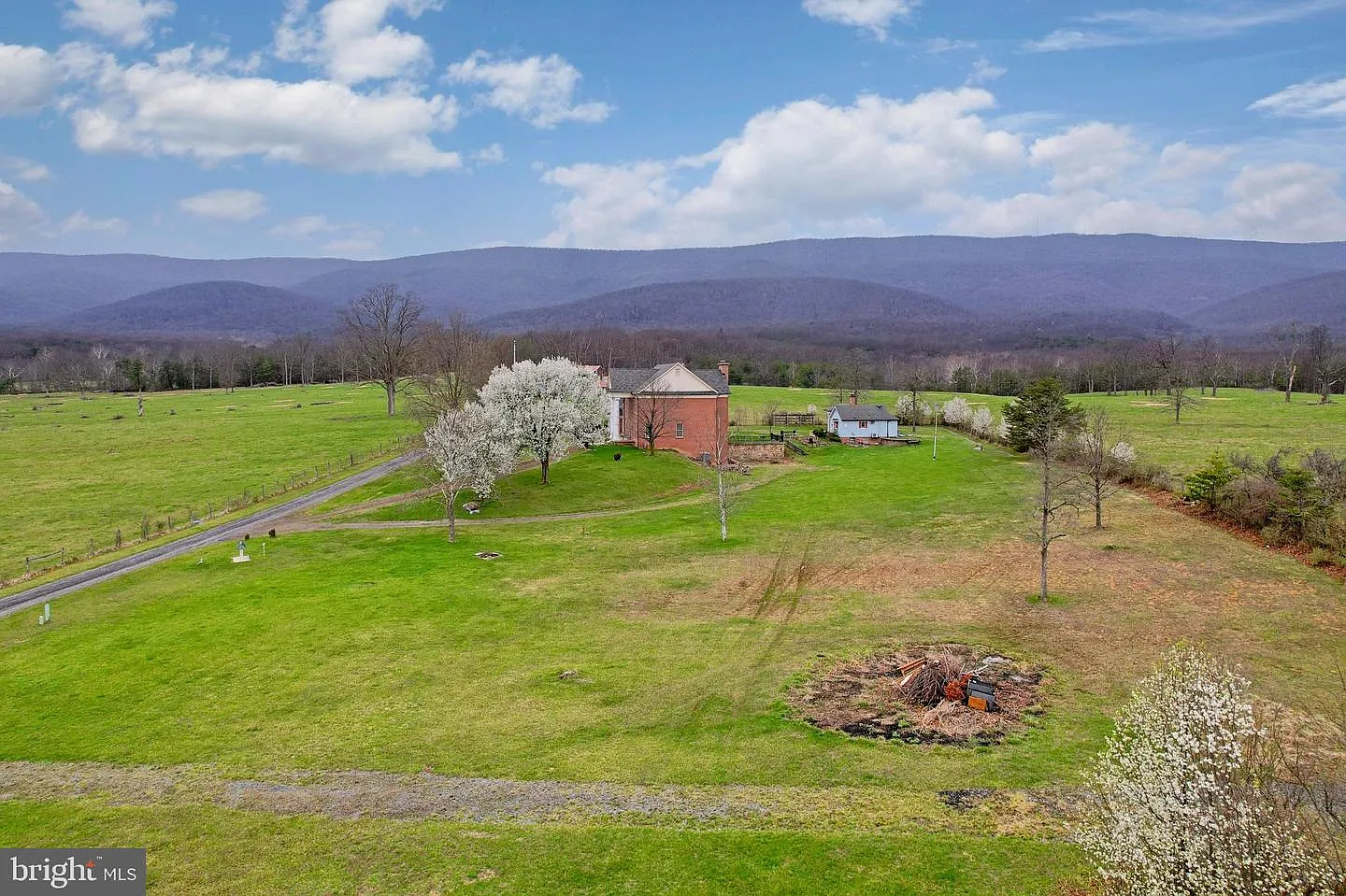 Merrill Ln photo 1