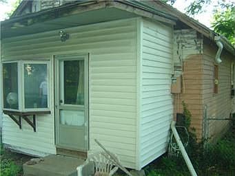 2nd image of 3023 NE Parvin Rd