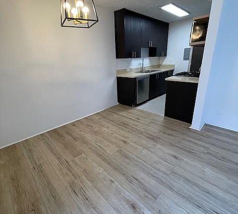 4th image of 1249 Brockton Ave APT 3