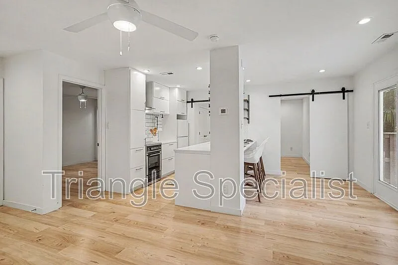 2 bed, 2.0 bath, 850 sqft, $1,500 — Photo 4