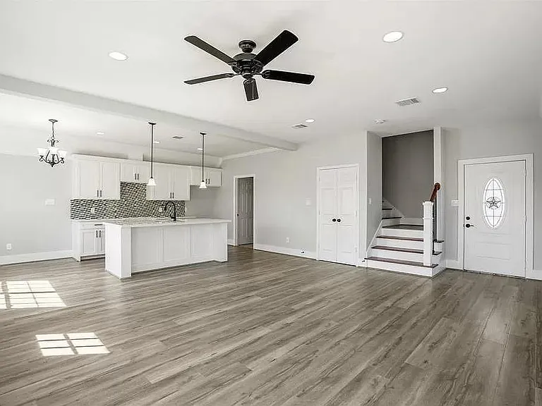 9815 Bamboo Rd — Photo 2