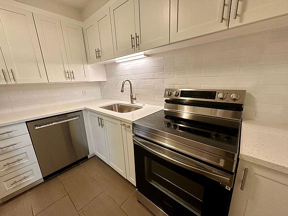 5th image of 812 E Ramona Ave #3