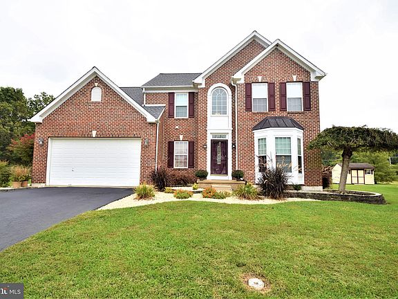 4th image of 9 Sir Barton Ct