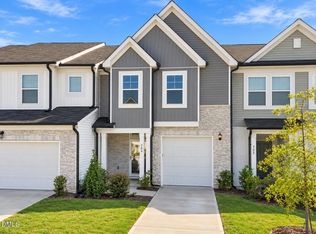 504 Barrington Row Ave, Zebulon, NC 27597