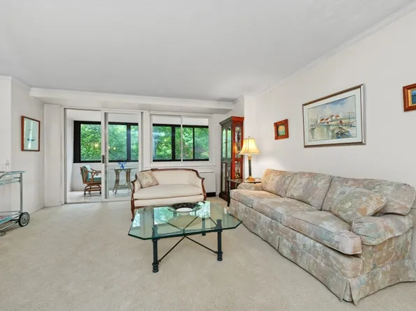 2 Hawthorne Pl #2e & 2f, Boston, MA 02114