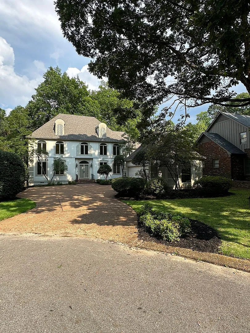 Rare Garden of River Oaks Home! 4000 sq ft! Guard Gated community! Pets are owner approval only, ... — Photo 3