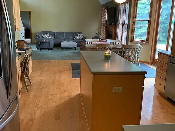 5th image of 4010 Kendall Dr