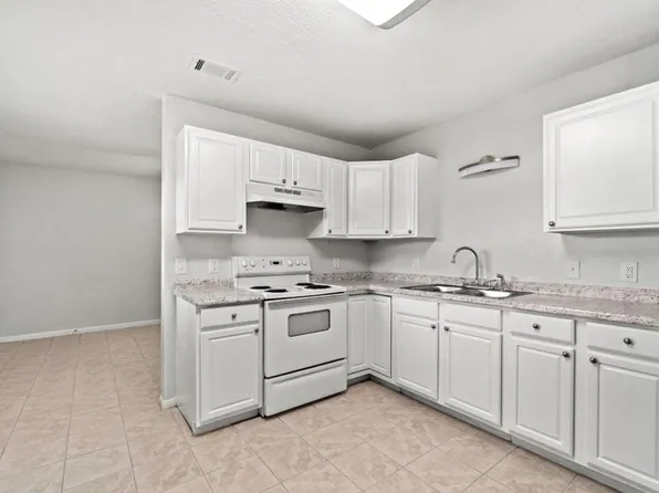 248 Four Mile Rd APT E, Freeport, FL 32439