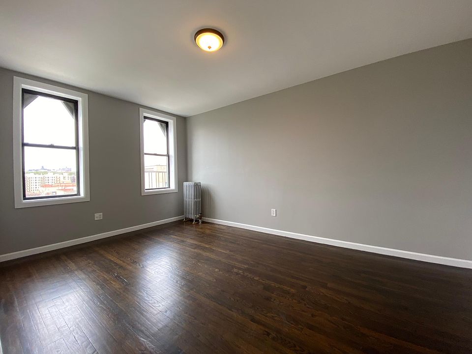 2nd image of 215 E 164th St APT 4C