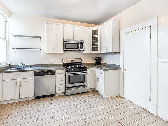 3rd image of 1054 Fell St