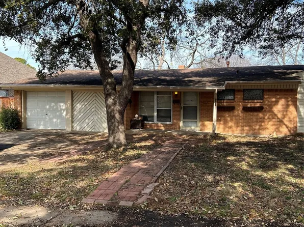 3053 Topaz Ln, Farmers Branch, TX 75234